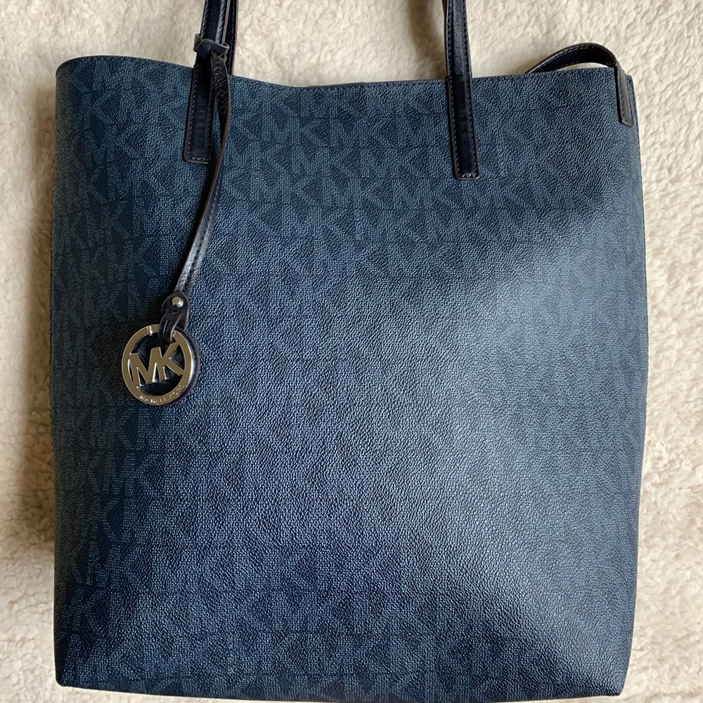Navy Michael Kors Logo Tote Bag and Wristlet